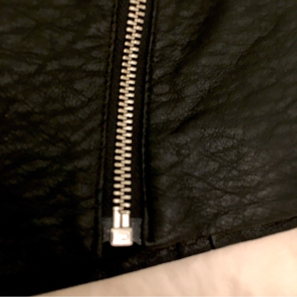 H&M Faux Leather Zipper Mini Skirt w Embroidered Flowers 12 - Picture 12 of 13